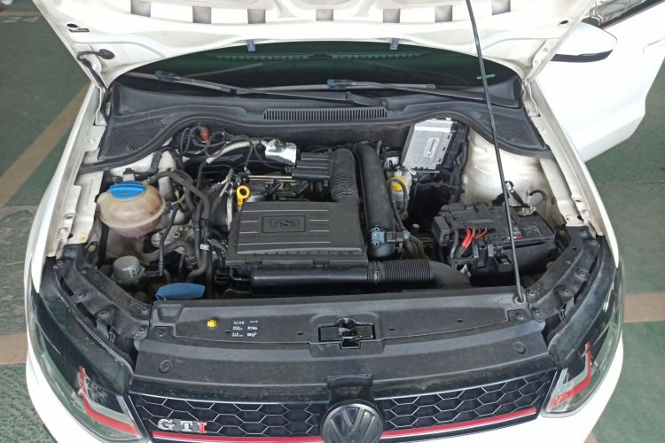大众 Polo 2016款 1.4TSI GTI机舱底盘24