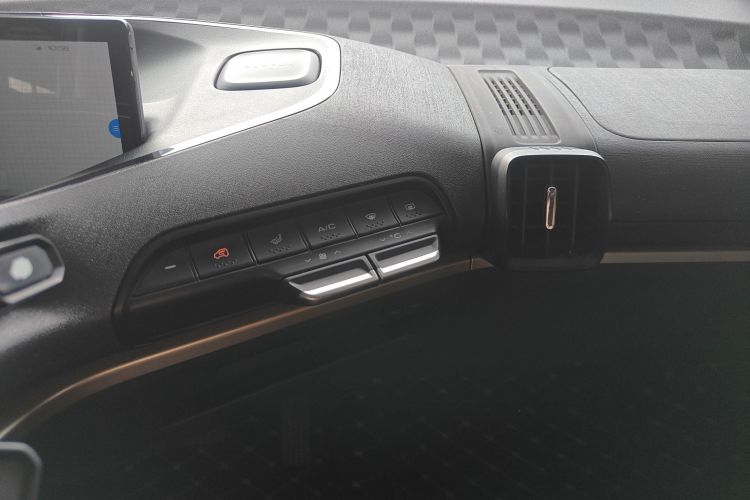 宝骏KiWi EV 2022款 艺术家轻享版 磷酸铁锂中控内饰16