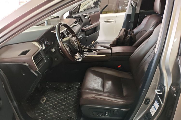 雷克萨斯RX 2020款 改款 300 四驱典雅版中控内饰19