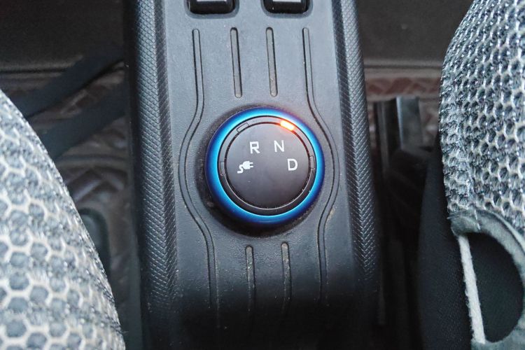 五菱汽车 宏光MINIEV 2022款 轻松款 磷酸铁锂中控内饰18