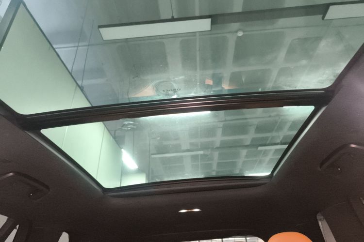 领克09 EM-P 2024款 2.0TD EM-P 四驱PRO 七座中控内饰22