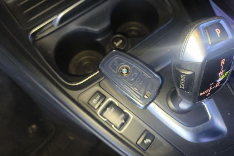 宝马3系 2019款 320Li 时尚型中控内饰11