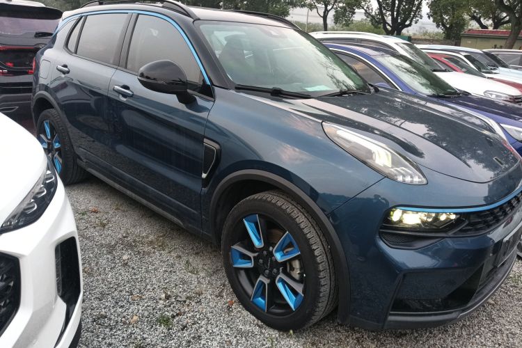 领克01 2021款 2.0TD 两驱耀Pro车身外观3