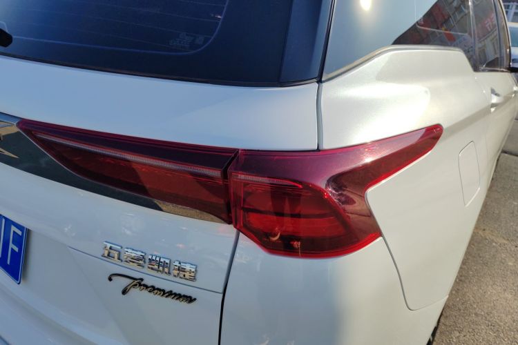 五菱汽车 五菱凯捷 2023款 2.0L DHT奢享型车身外观9