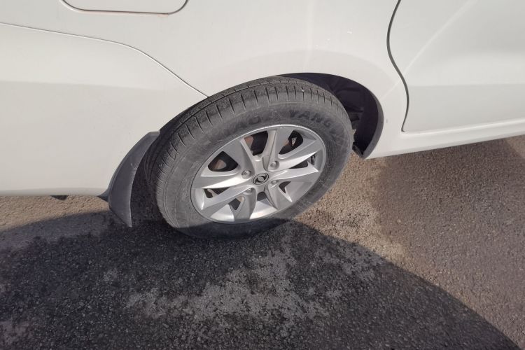 东风风光 风光330 2019款 1.5L手动实用型II 国VI车身外观6008