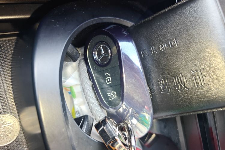 奔驰C级 2024款 C 260 L 运动版中控内饰11