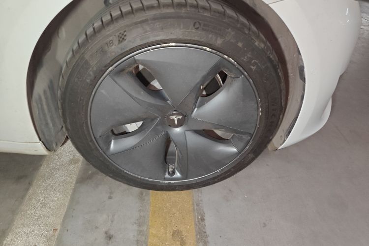 特斯拉 Model 3 2020款 改款 长续航后轮驱动版车身外观10