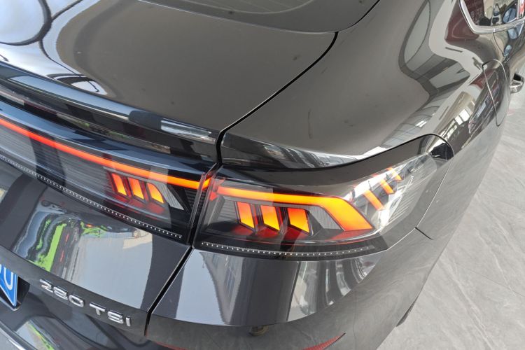 大众 2024款 凌渡L 280TSI DSG酷辣版车身外观9