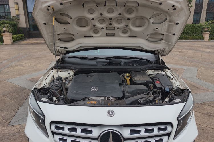 奔驰GLA 2019款 GLA 200 动感型机舱底盘24