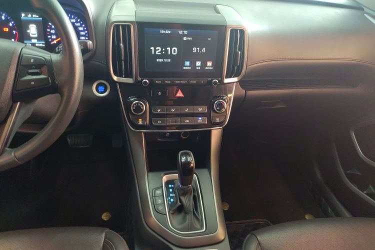 北京现代ix35 2018款 2.0L 自动两驱智勇·畅享版中控内饰16