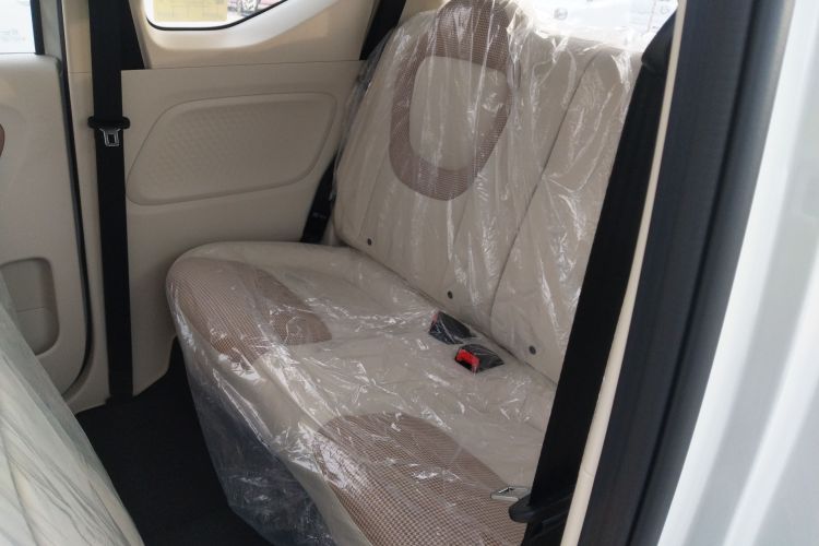 五菱汽车 宏光MINIEV 2024款 第三代 215km 青春版中控内饰21