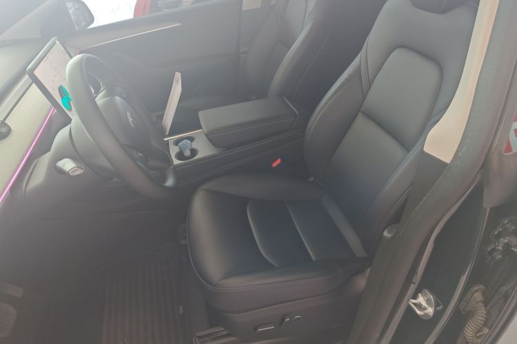 特斯拉 Model Y 2024款 后轮驱动版中控内饰19