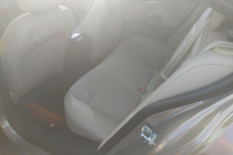 别克 君威 2015款 2.0L 领先时尚型中控内饰21