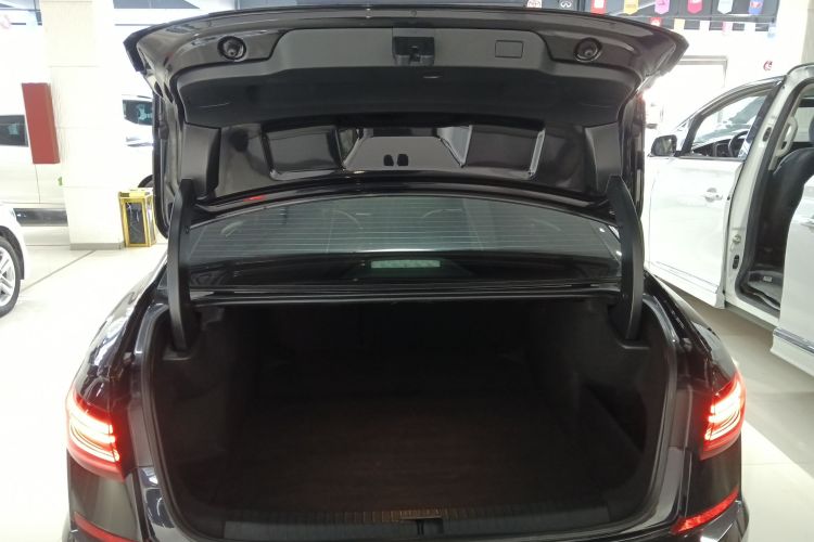 大众 帕萨特 2022款 280TSI 商务版机舱底盘23