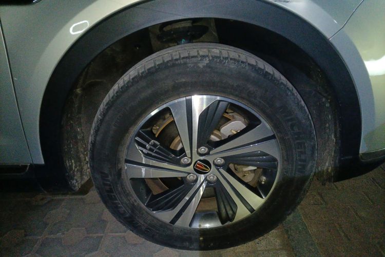 红旗HS5 2019款 2.0T 智联旗享版车身外观10