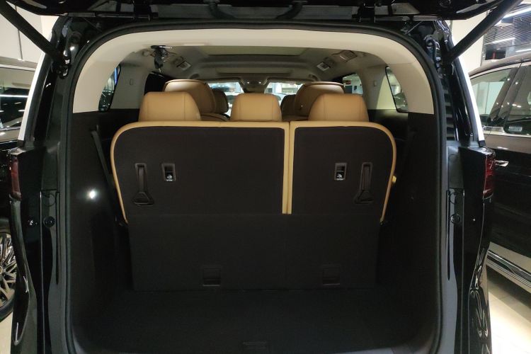 腾势D9 2024款 DM-i 980 四驱尊贵型机舱底盘23