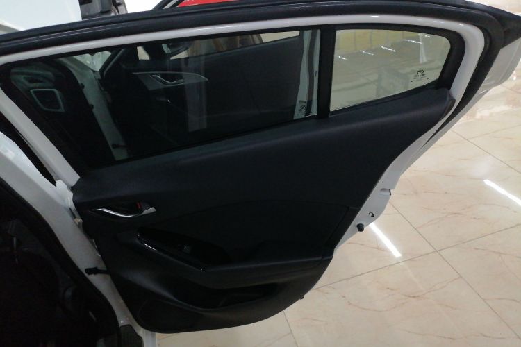 马自达3 昂克赛拉 2019款 云控版 三厢 1.5L 自动豪华型 国V中控内饰45