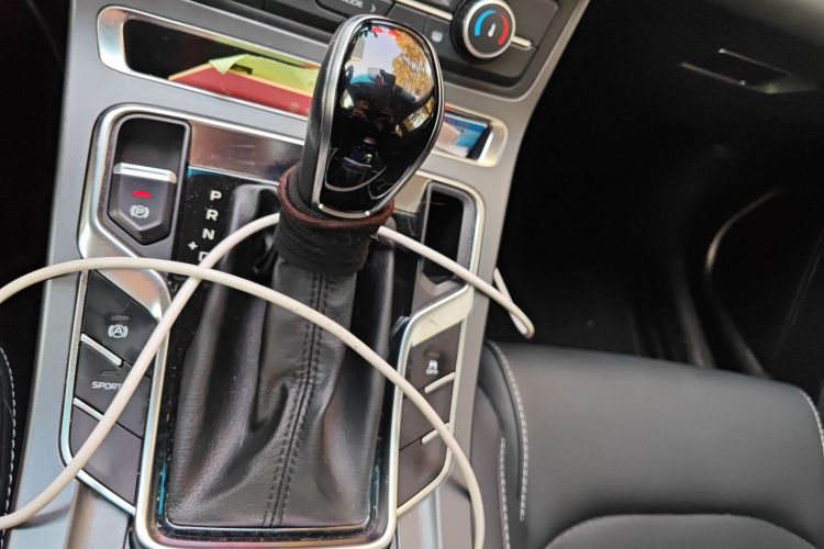 吉利汽车 帝豪 2019款 领军版 1.5L CVT向上亚运版 国VI中控内饰18