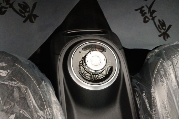 五菱汽车 五菱缤果 2024款 203km 轻享款中控内饰18