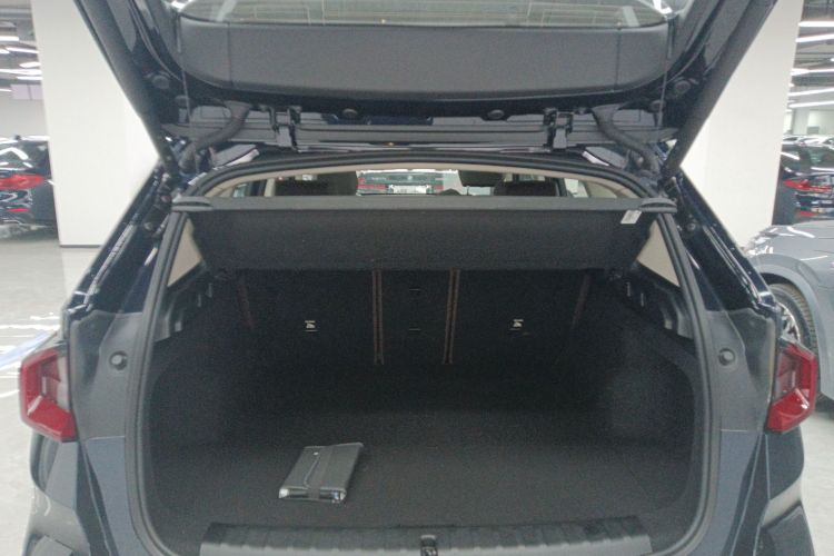 宝马X1 2023款 sDrive25Li X设计套装机舱底盘23