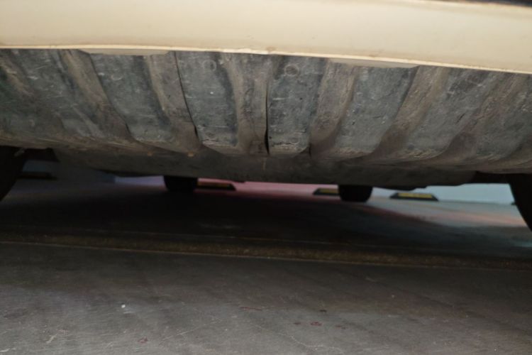 奔驰C级 2015款 C 200 运动版局部细节9008