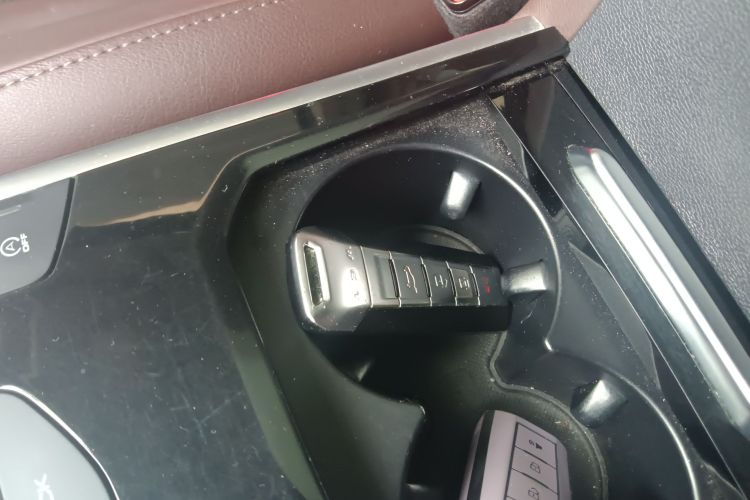 魏牌 VV7 2017款 2.0T 旗舰型中控内饰11