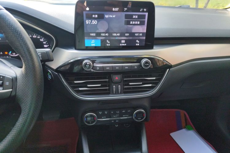 福特 福克斯 2020款 三厢 EcoBoost 180 自动锋潮型中控内饰16