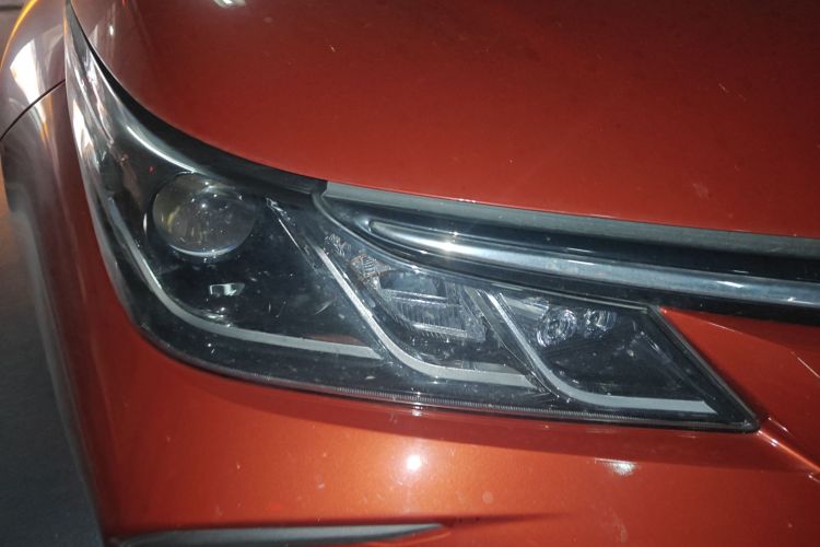 丰田 卡罗拉 2019款 1.2T S-CVT GL-i精英版车身外观8