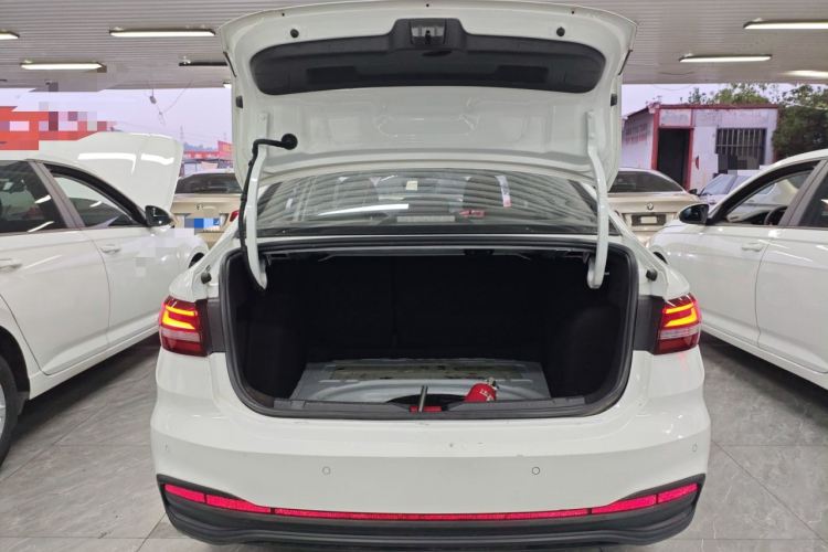 大众 朗逸 2023款 1.5L 自动得逸版机舱底盘23