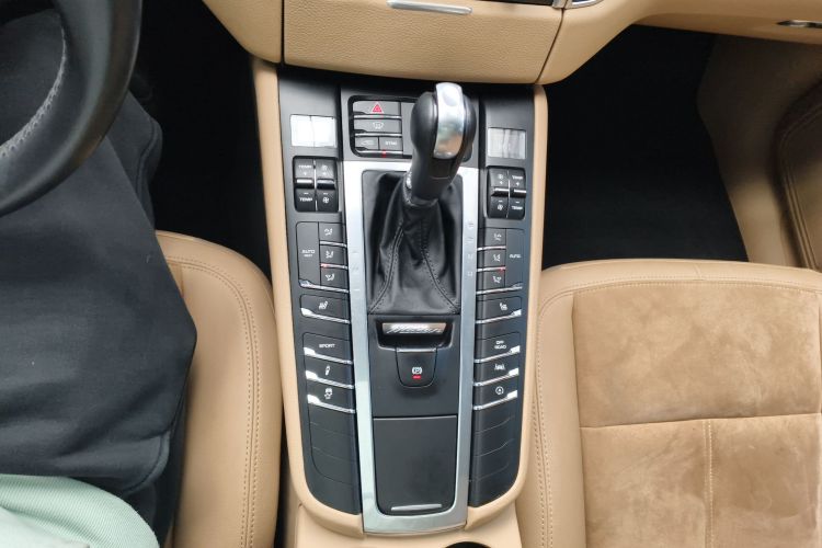 保时捷 2017款  Macan 2.0T中控内饰18