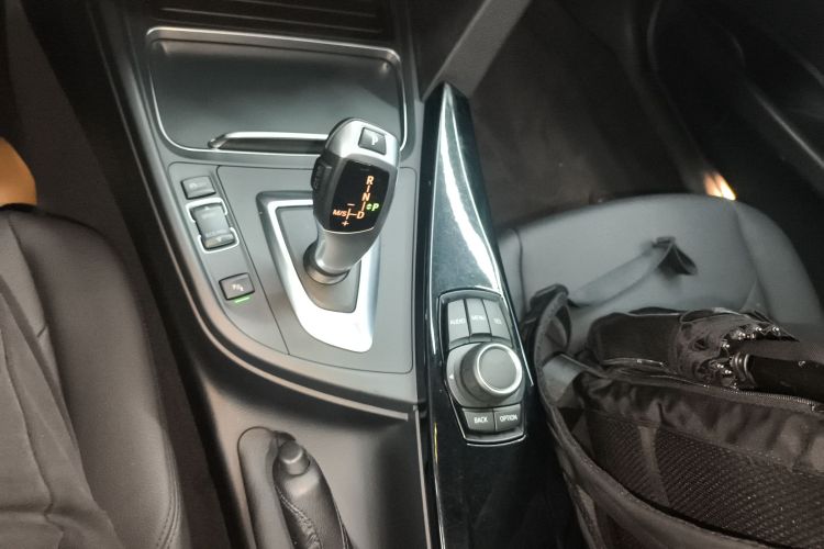 宝马3系 2017款 320Li 时尚型中控内饰18