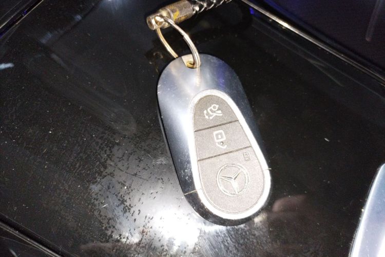 奔驰C级 2022款 改款 C 200 L 运动版中控内饰7001