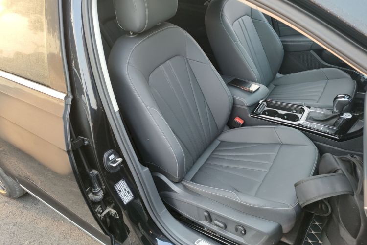 大众 帕萨特 2025款 出众款 380TSI 龙耀版局部细节41