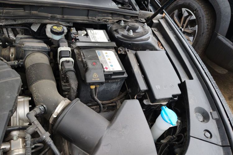 红旗H5 2023款 2.0T 自动智联旗畅版机舱底盘26