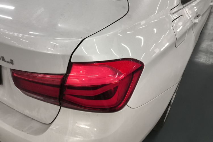 宝马3系 2018款 320Li 时尚型车身外观9