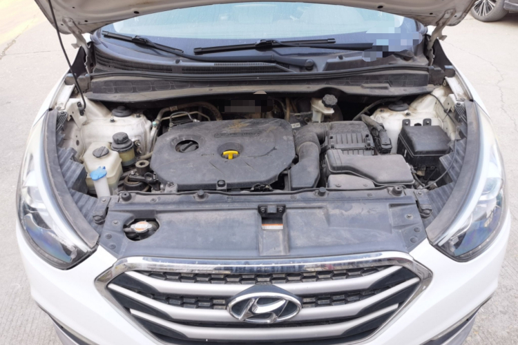 北京现代ix35 2015款 2.0L 自动两驱舒适型 国V机舱底盘24