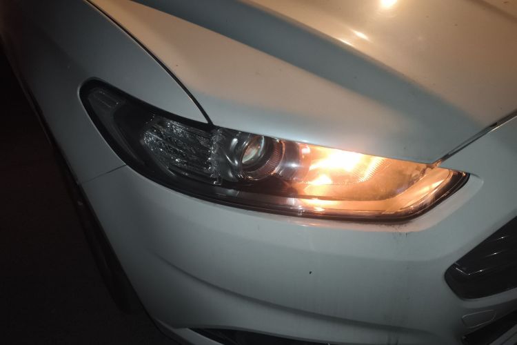 福特 蒙迪欧 2013款 2.0L GTDi200时尚型车身外观8