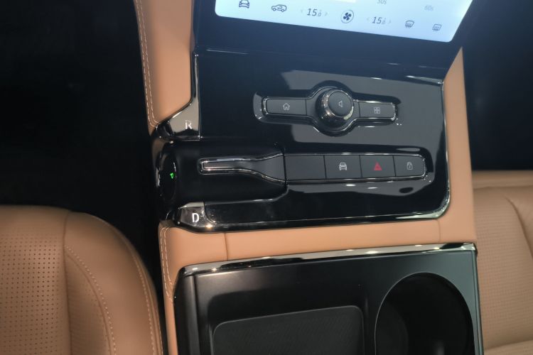 蔚来ES8 2020款 580KM 签名版 六座版中控内饰18