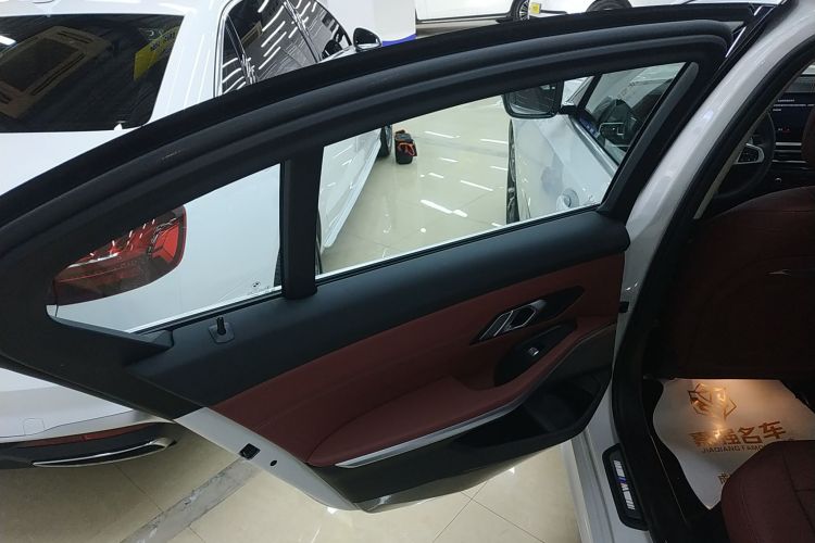 宝马3系 2023款 320Li M运动套装中控内饰49