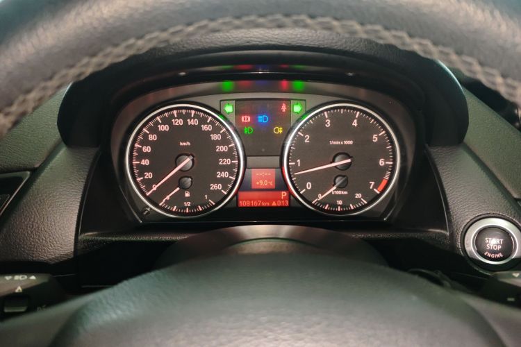 宝马X1 2014款 sDrive18i 时尚型中控内饰14