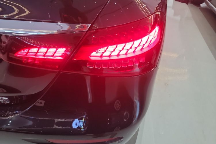 奔驰E级 2022款 E 260 L车身外观6006