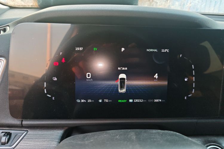 蓝电E5 2023款 1.5L DE-i 100KM臻享型 7座中控内饰14