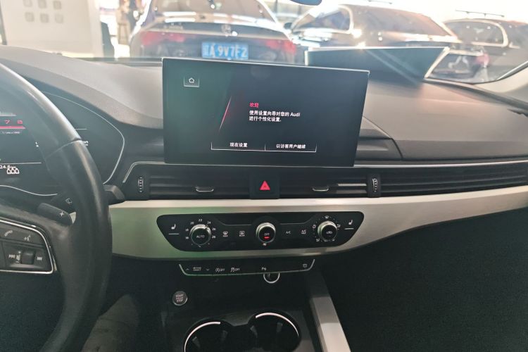 奥迪A4L 2023款 40 TFSI 时尚动感型中控内饰16