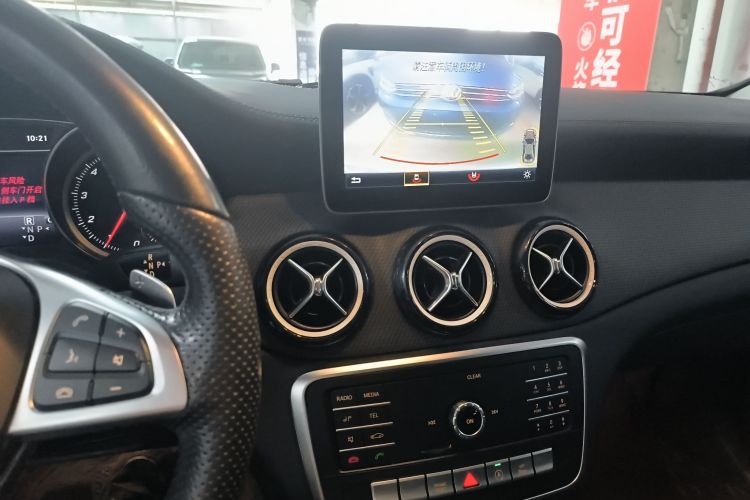 奔驰GLA 2019款 GLA 200 时尚型中控内饰16