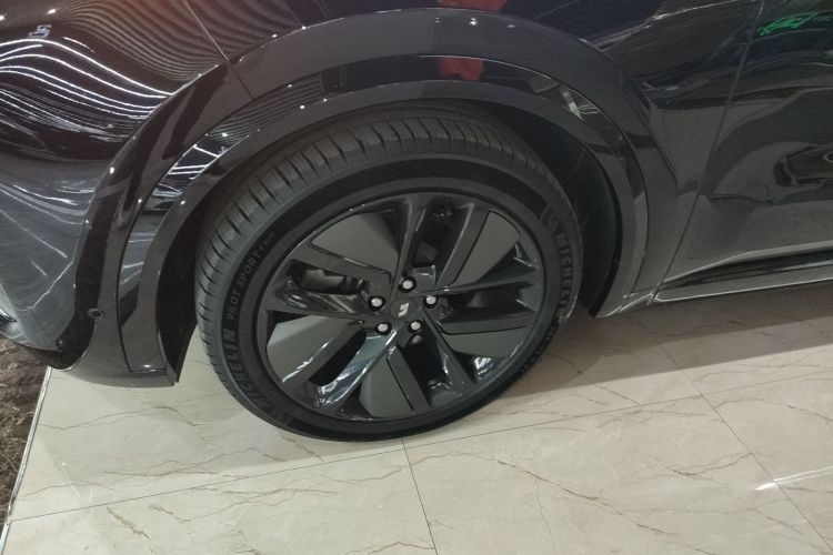 理想汽车 理想L9 2024款 Ultra车身外观6007