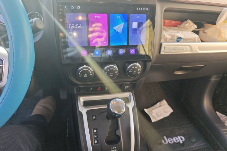 Jeep 指南者(进口) 2014款 改款 2.4L 四驱舒适版中控内饰16