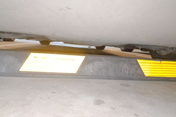 特斯拉 Model 3 2020款 改款 标准续航后驱升级版局部细节9008