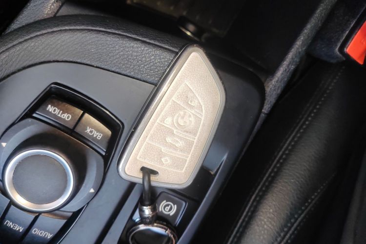 宝马X1 2016款 sDrive18Li 尊享型中控内饰11