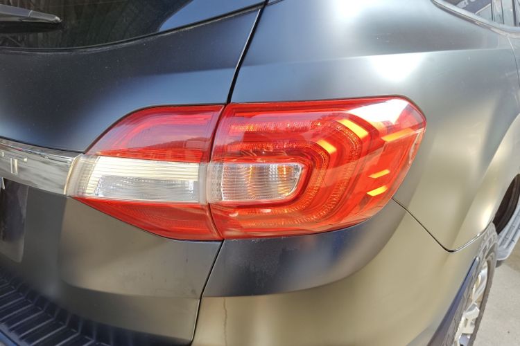 福特 撼路者 2017款 2.0T 汽油自动四驱豪华版 5座车身外观9