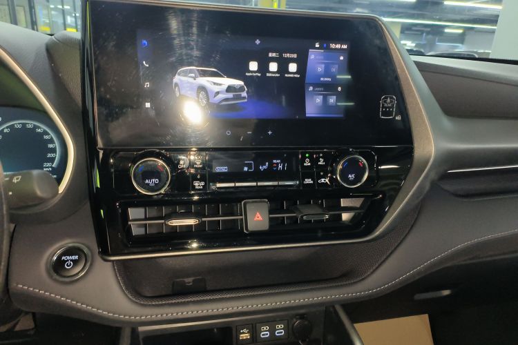 丰田 汉兰达 2024款 2.5L智能电混双擎两驱精英版 5座中控内饰16